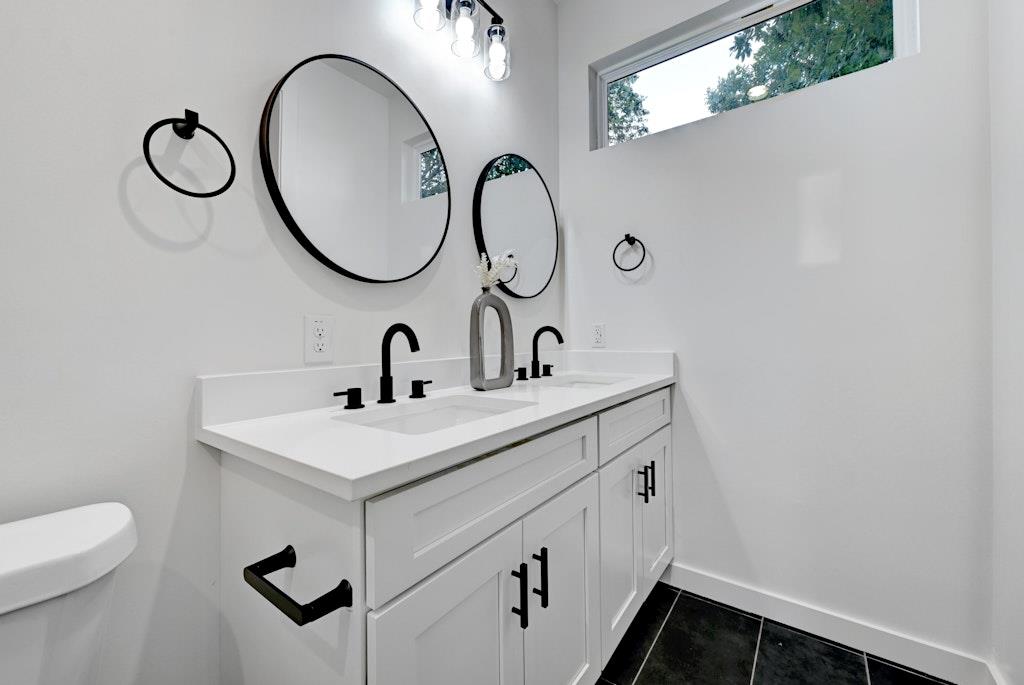 6210 Larch Ter #b Property Photo 17