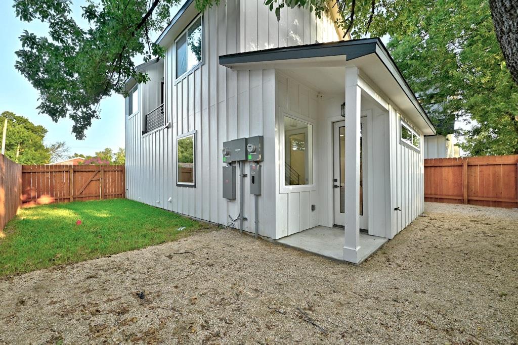 6210 Larch Ter #b Property Photo 22