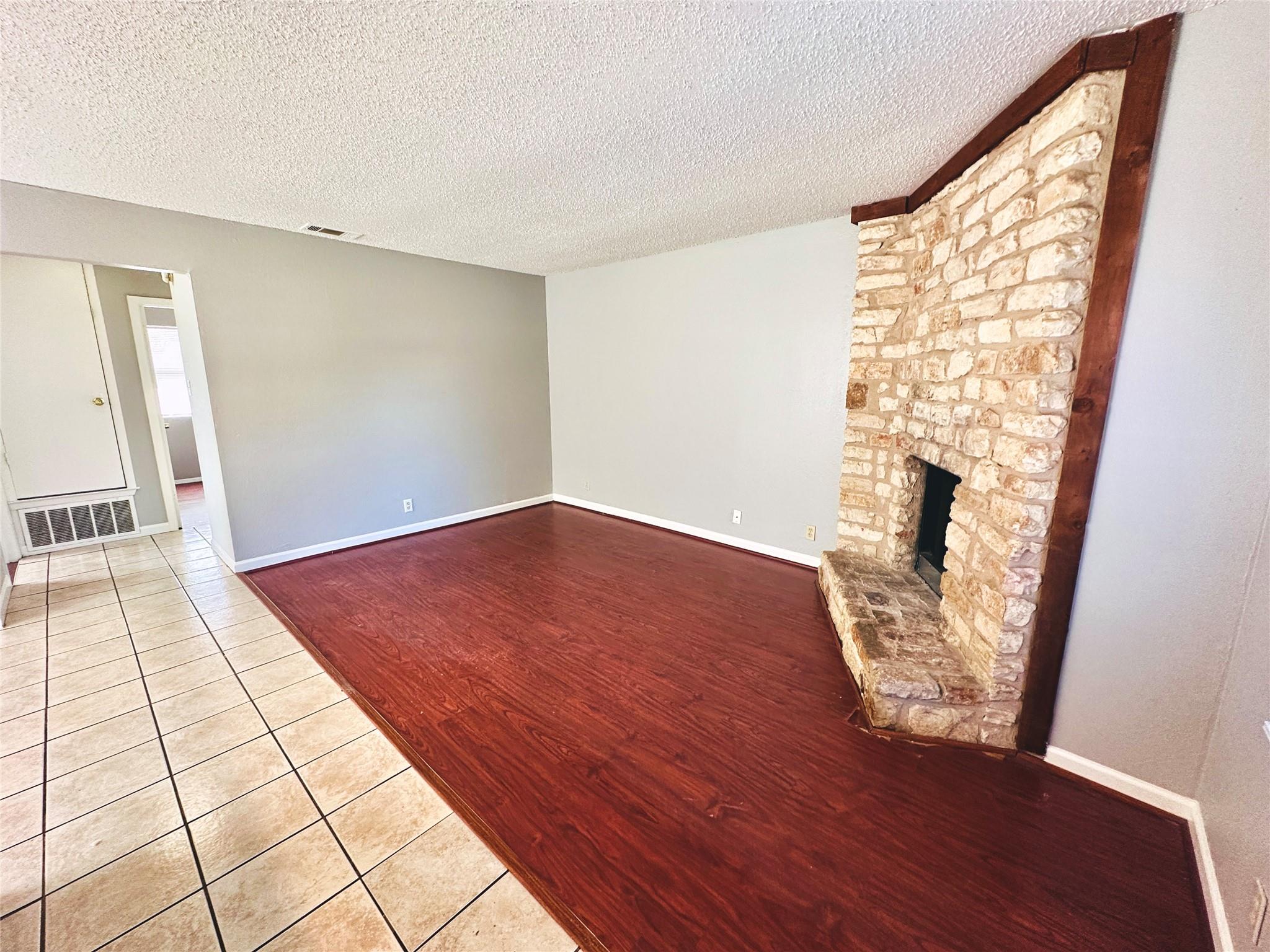 9808 Roxanna Dr #c Property Photo 3