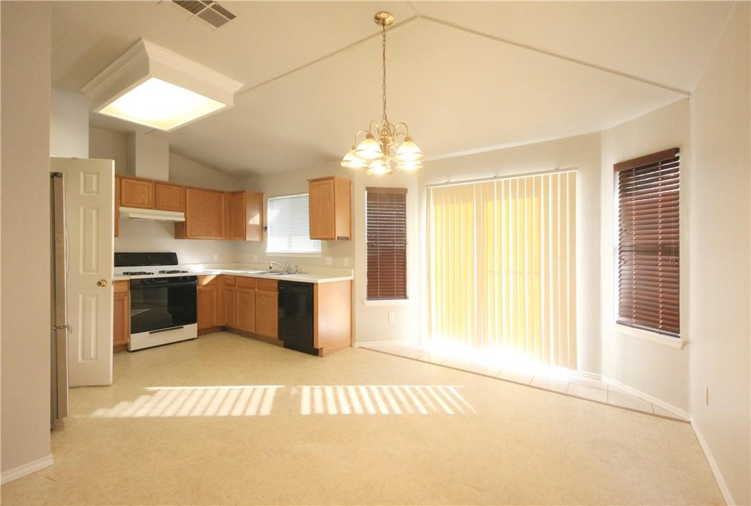 2001 Charlotte Way Property Photo 4