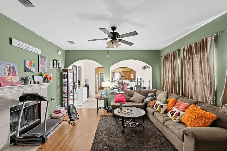11408 Hereford St Property Photo 2