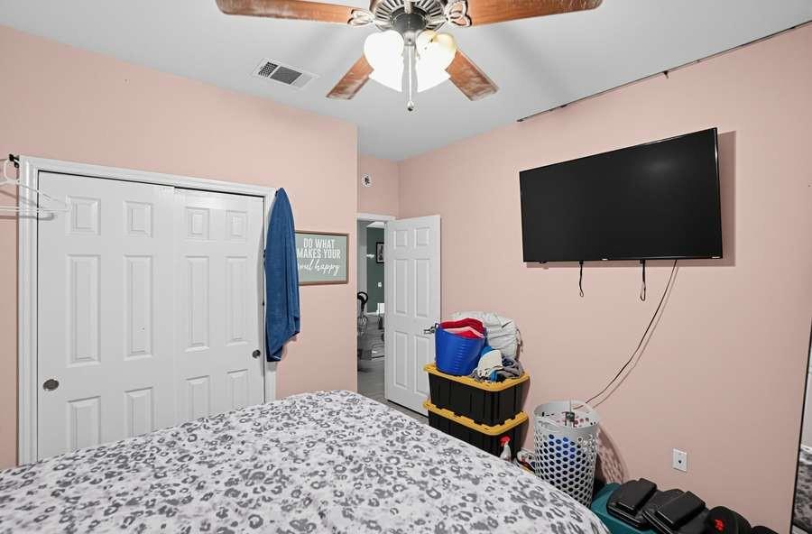 11408 Hereford St Property Photo 8