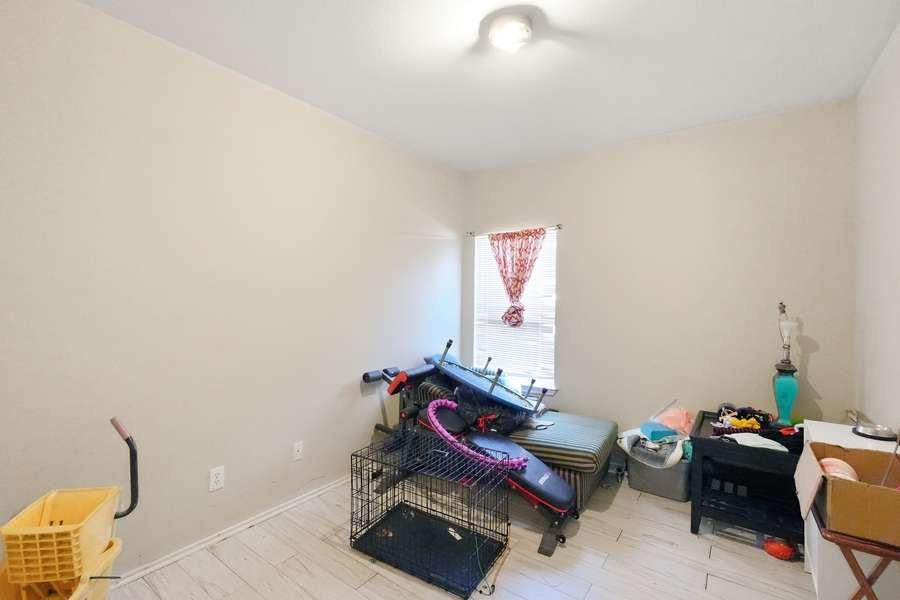 11408 Hereford St Property Photo 9