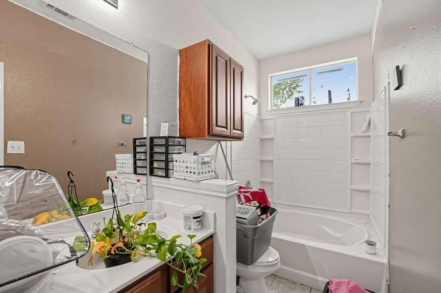 11408 Hereford St Property Photo 12