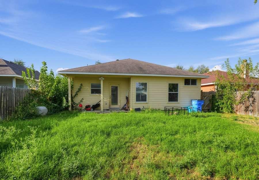 11408 Hereford St Property Photo 14