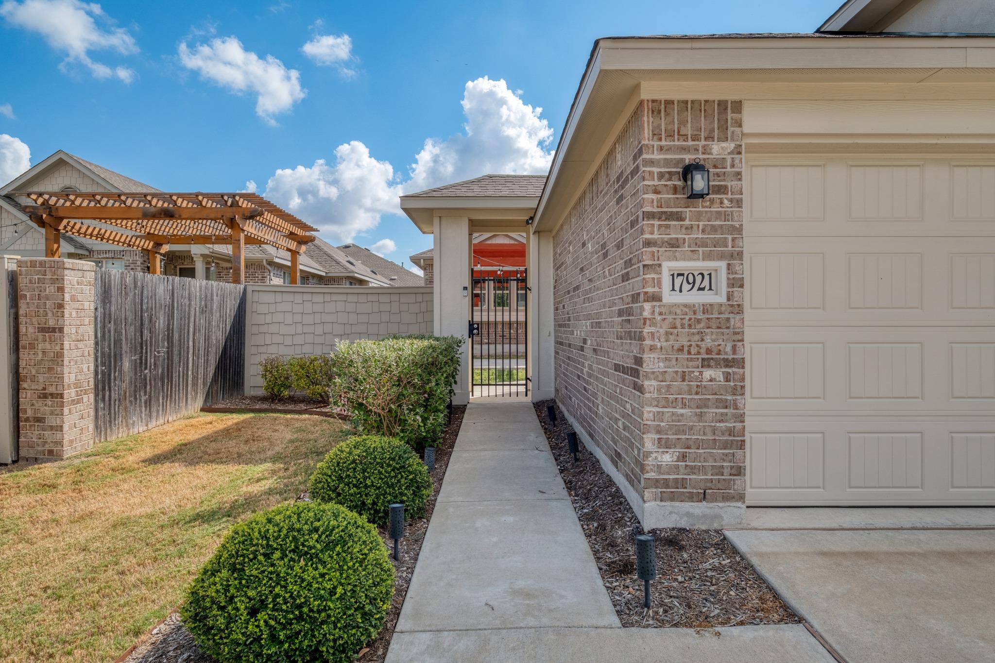 17921 Lungo St Property Photo 4
