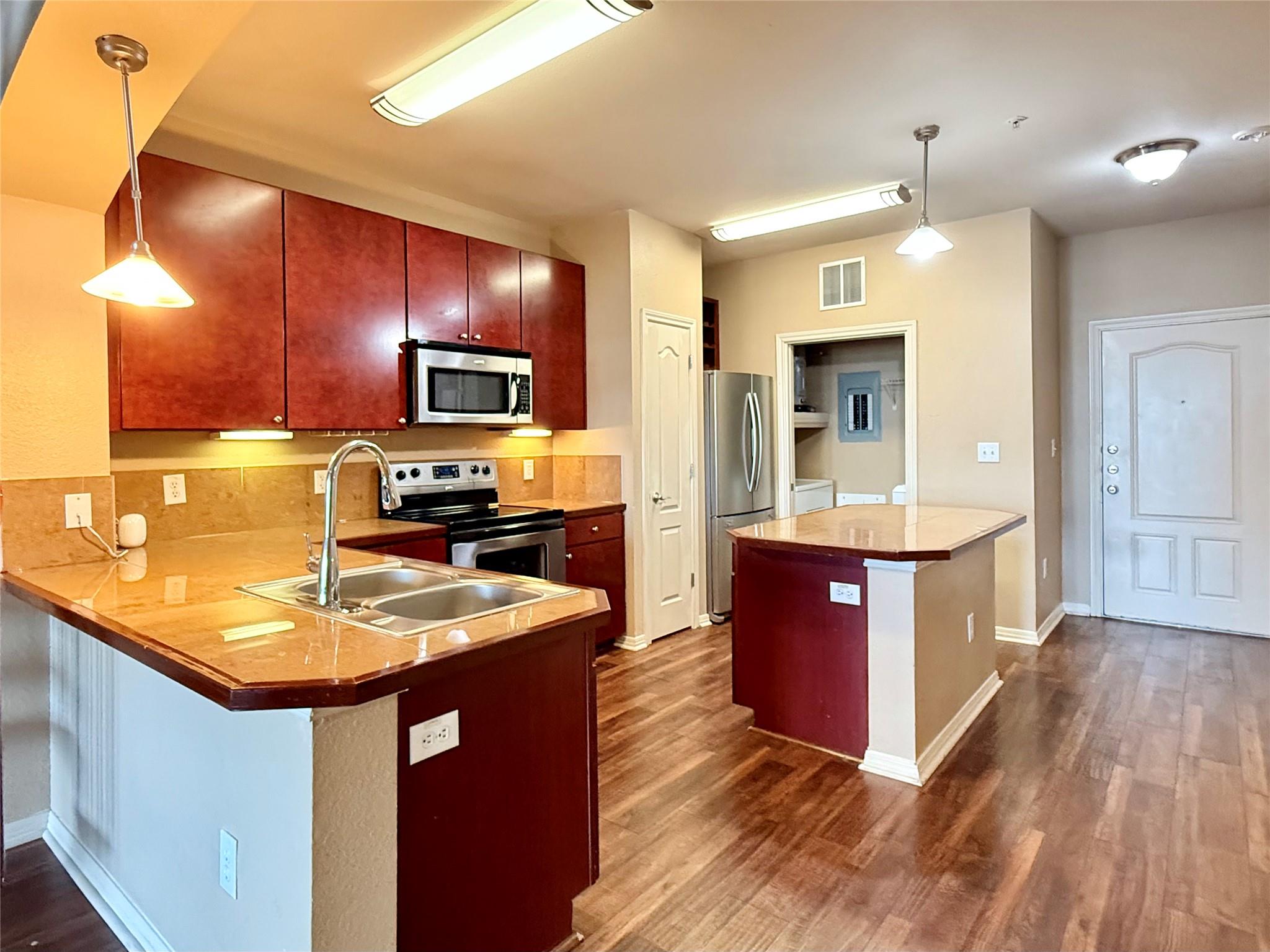 2505 San Gabriel St #605 Property Photo 6