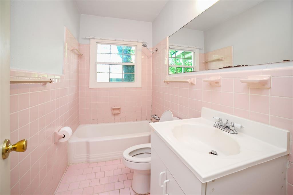 310 Franklin Blvd Property Photo 8