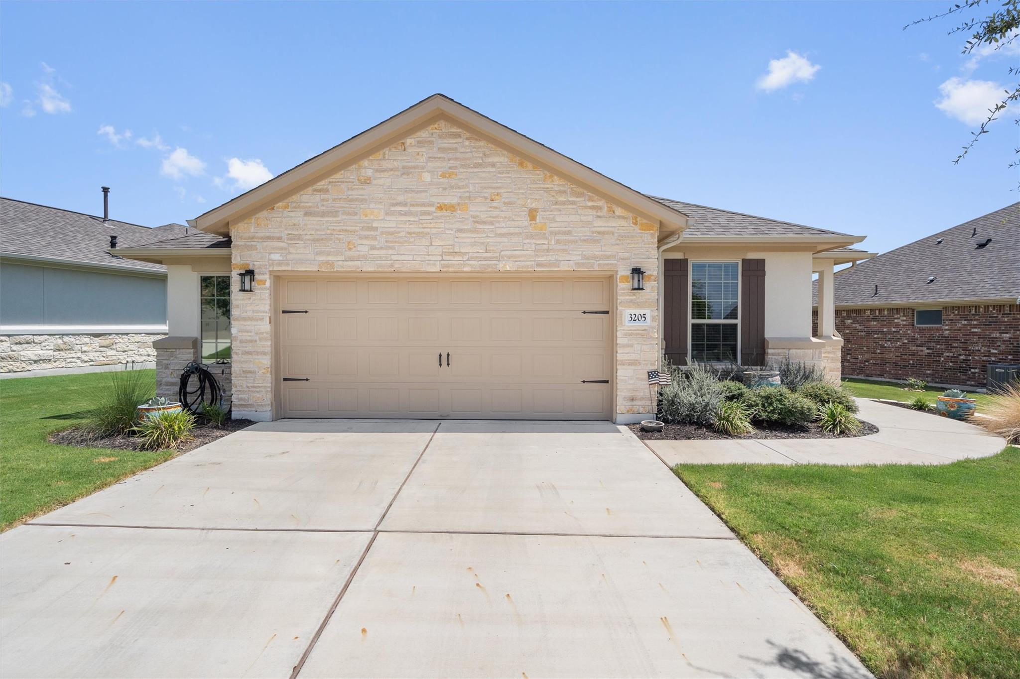 3205 Bartoli Gdns Property Photo 1