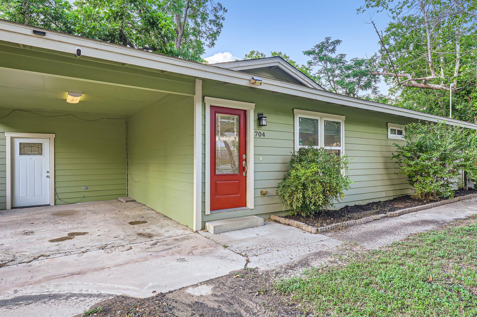 704 Wren Ave Property Photo 4