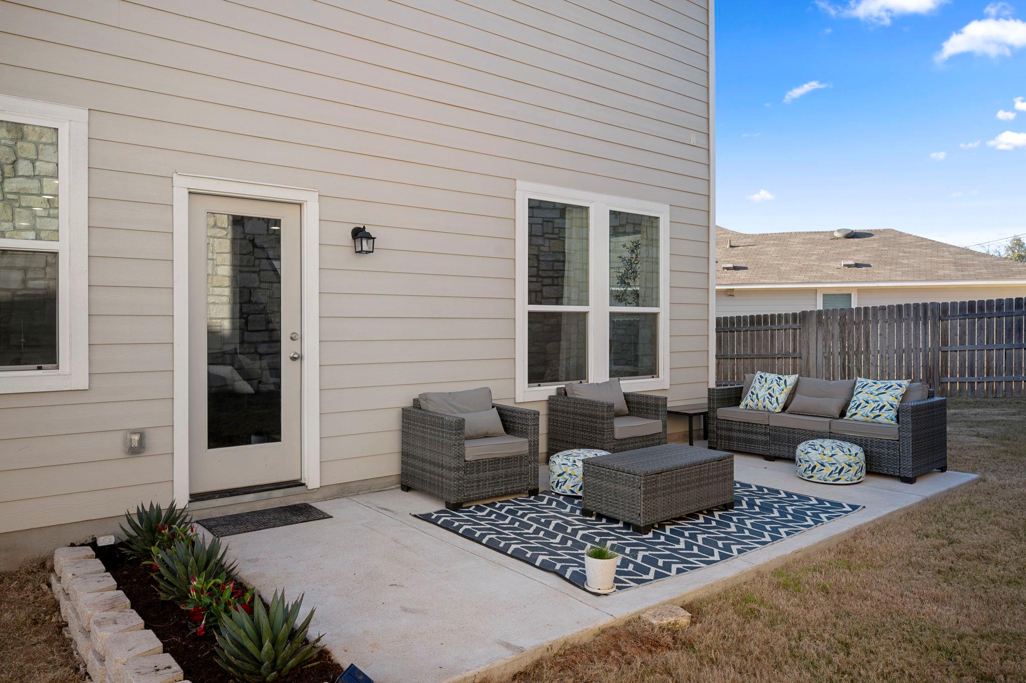 5713 Respinto Dr Property Photo 25