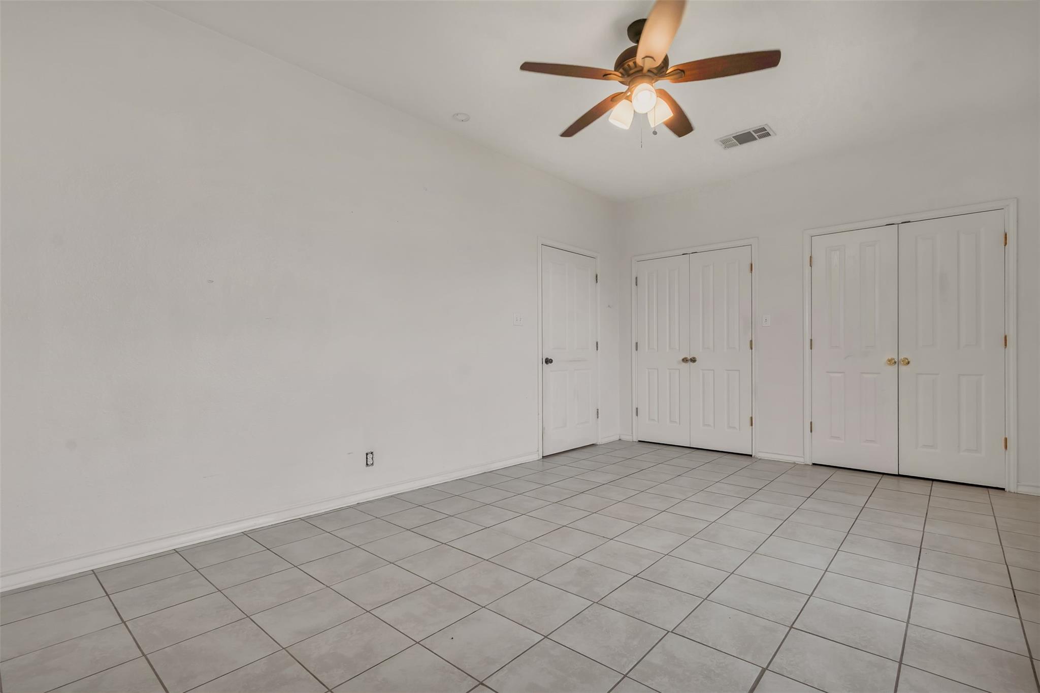 112 G Sandstone Dr #g Property Photo 10