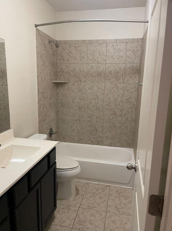 2212 Creekside Ln #d Property Photo 6