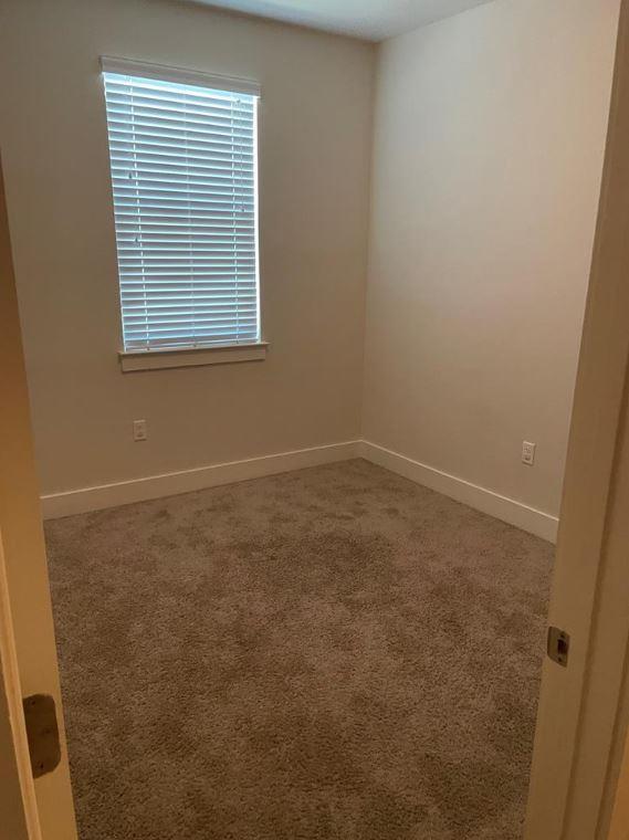 2212 Creekside Ln #d Property Photo 8