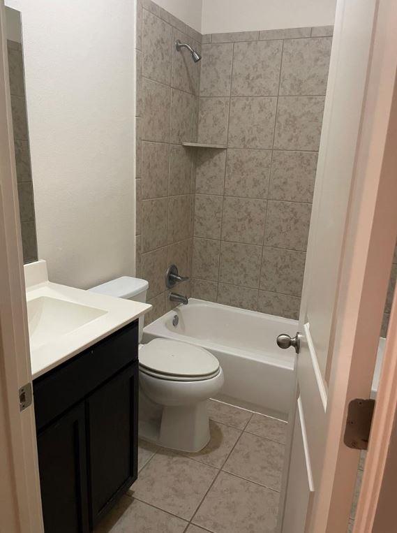 2212 Creekside Ln #d Property Photo 9