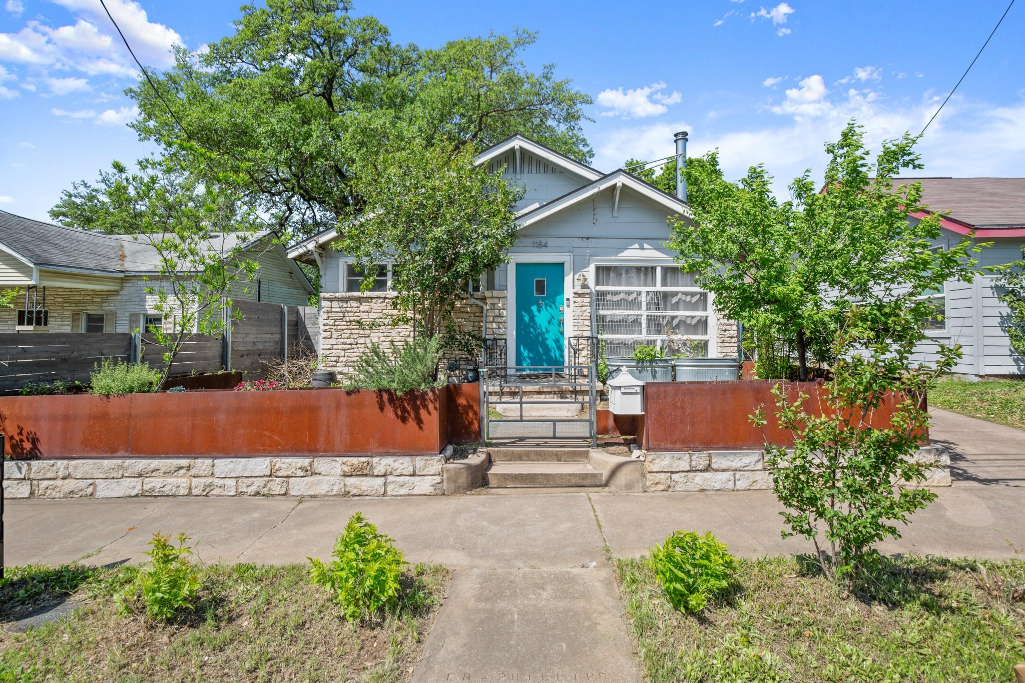 1184 Navasota St Property Photo 1