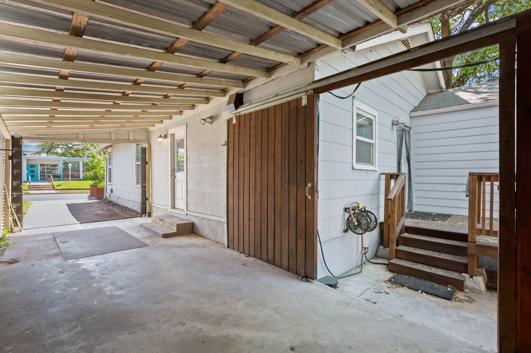 1184 Navasota St Property Photo 30