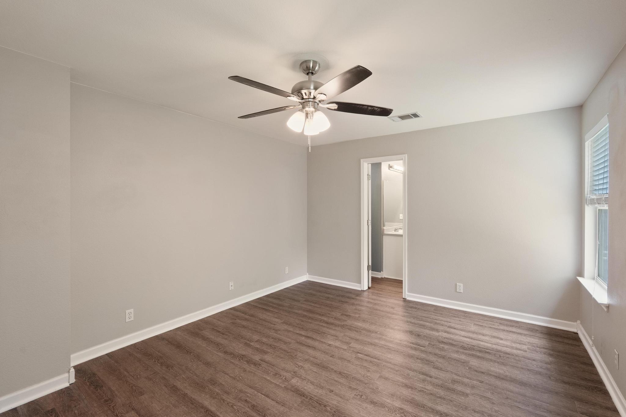 3003 Meadow Ln Property Photo 8
