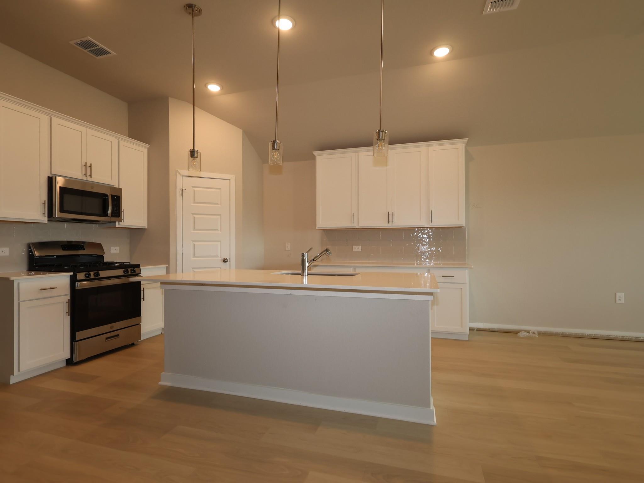 7424 Pullman Cv Property Photo 3