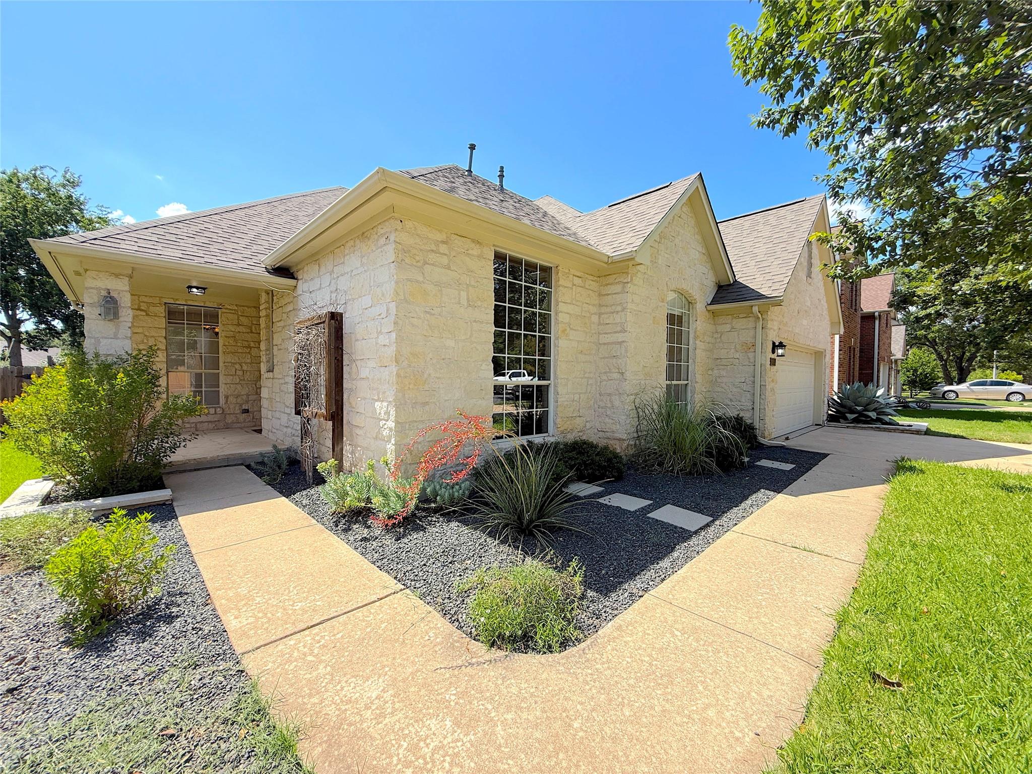 14936 Thatcher Dr Property Photo 2