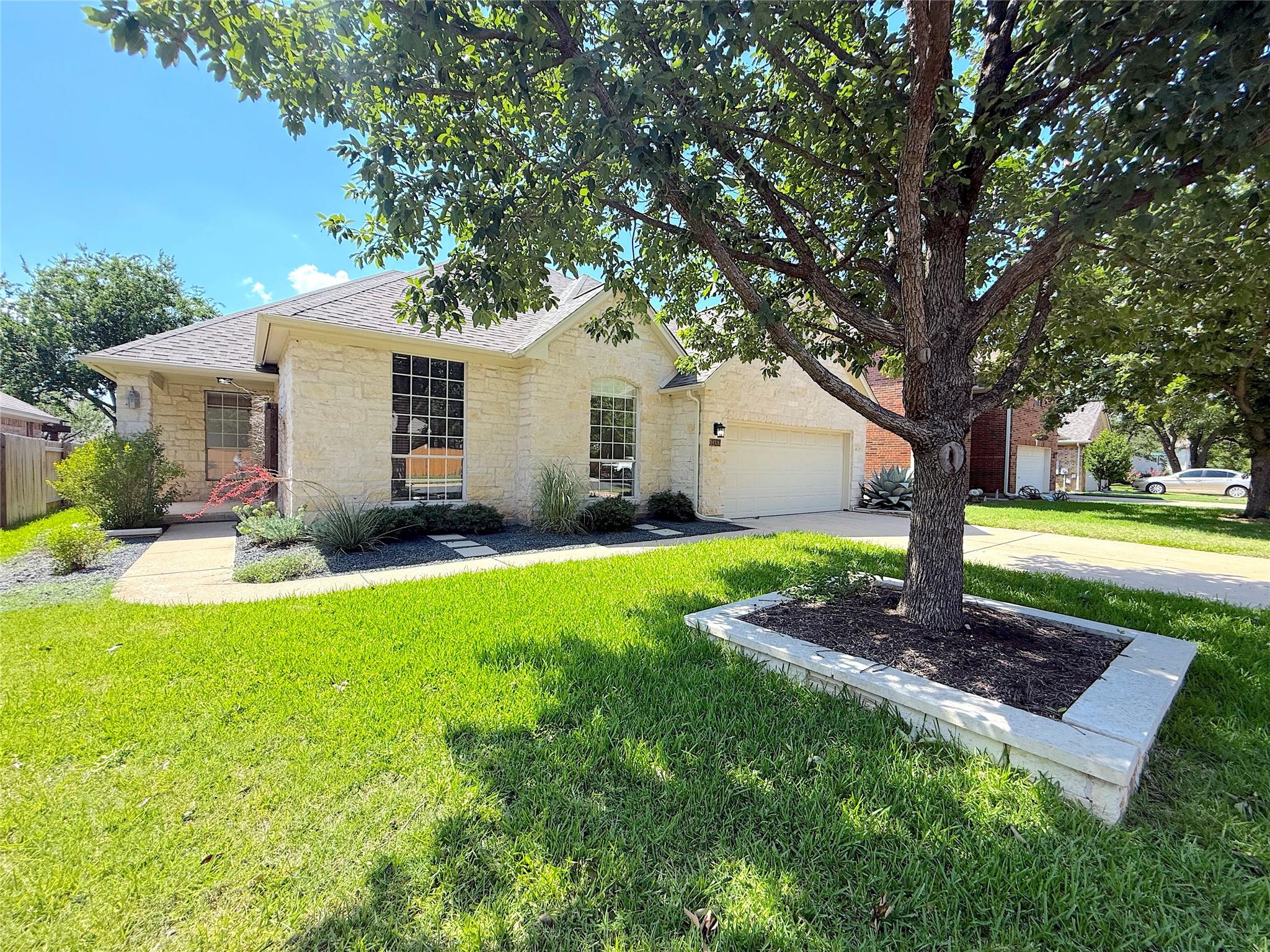 14936 Thatcher Dr Property Photo 3
