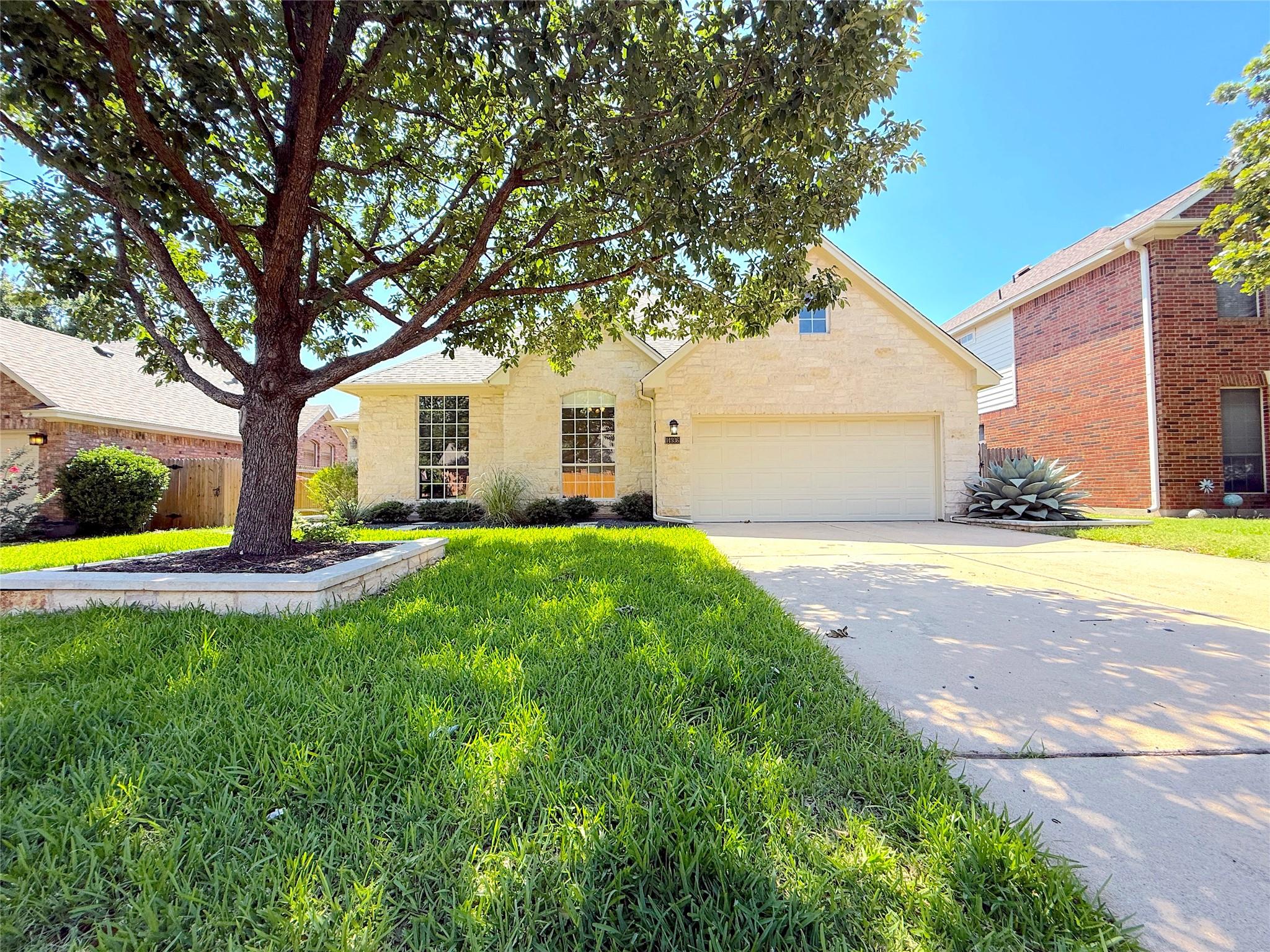 14936 Thatcher Dr Property Photo 37