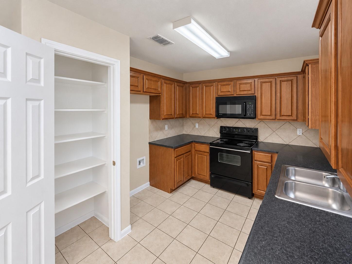 1408 Bergin Ct #b Property Photo 5