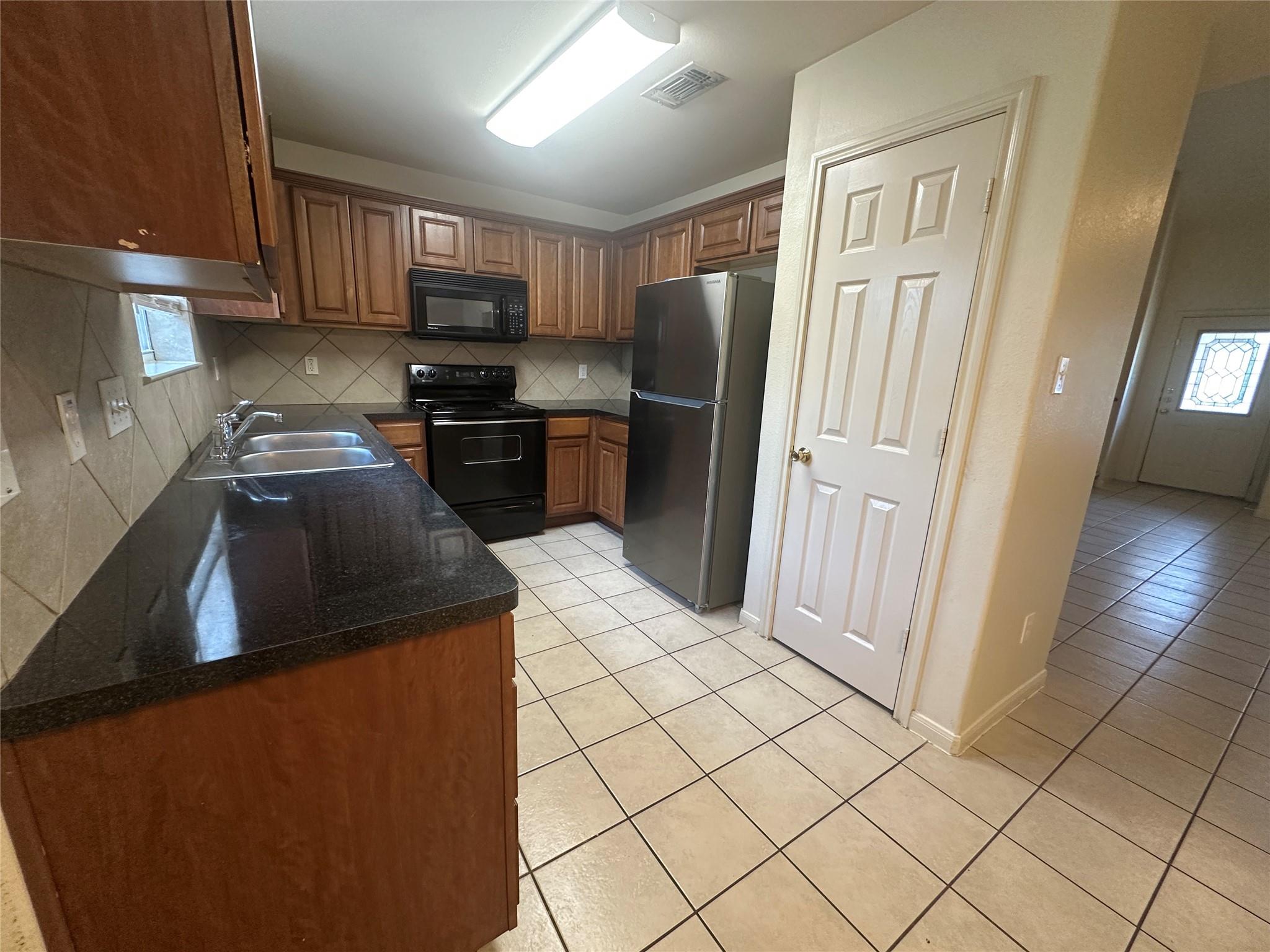 1408 Bergin Ct #b Property Photo 6