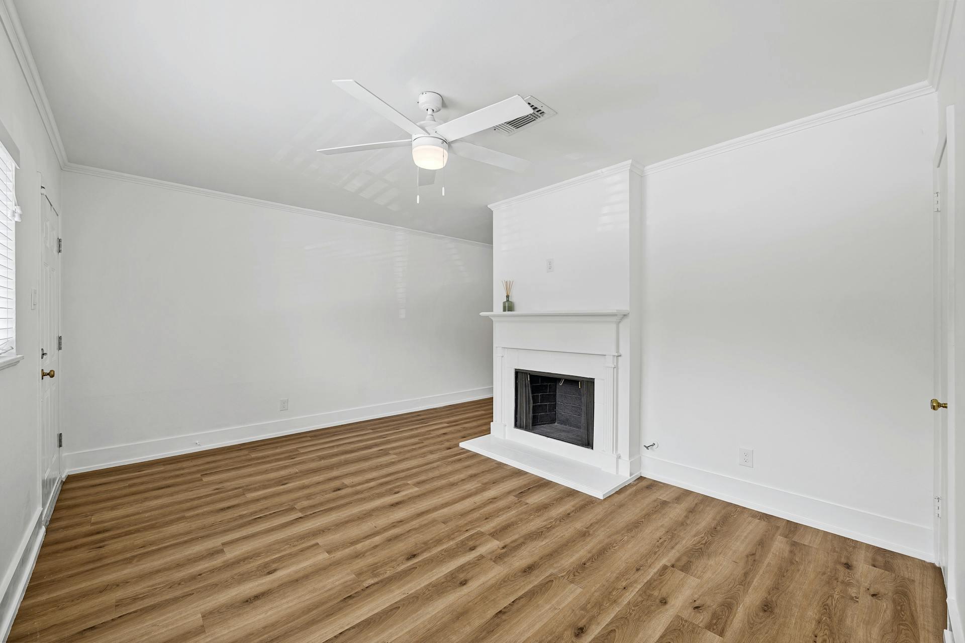2401 Winsted Ln #6 Property Photo 5