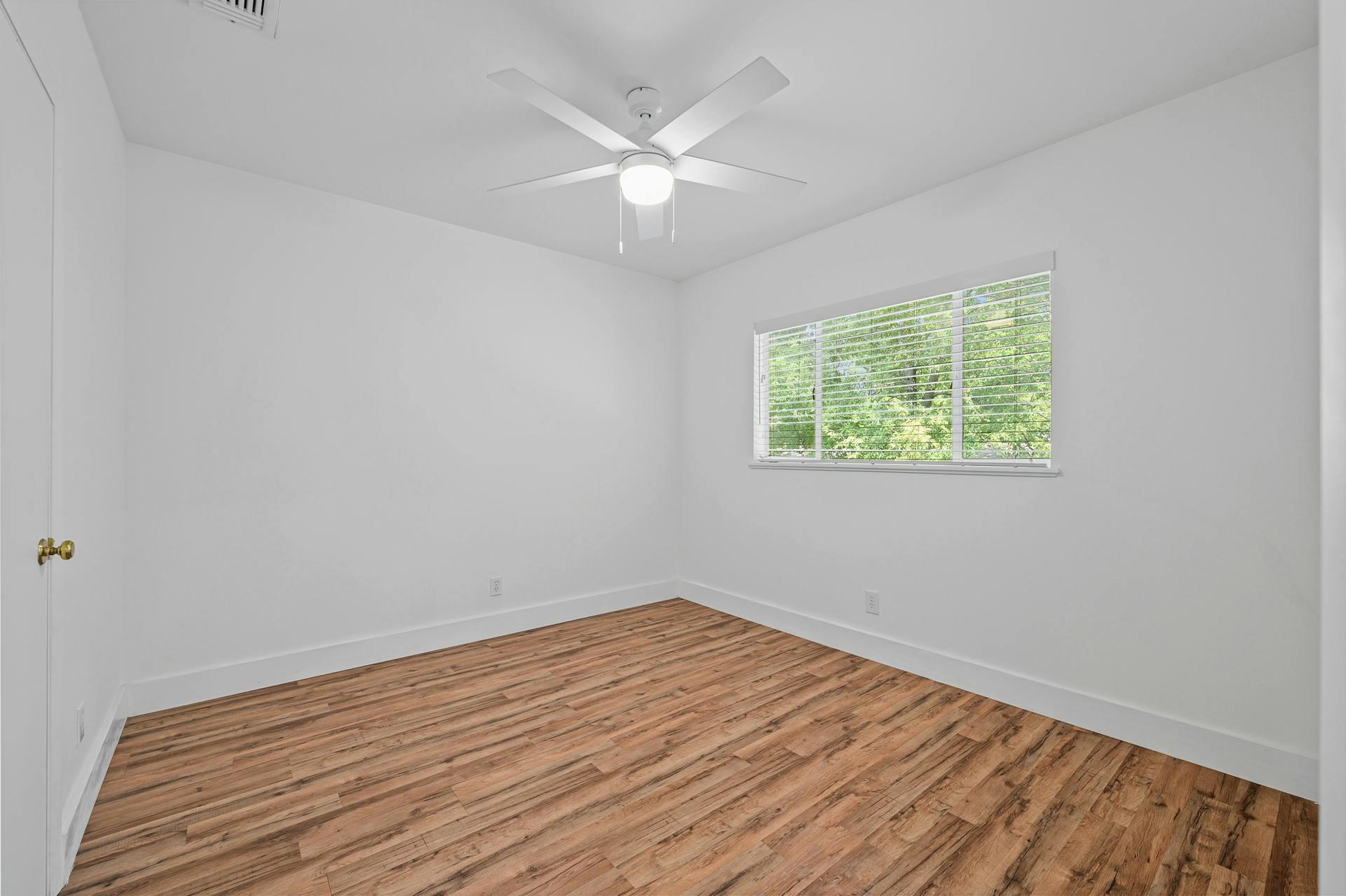 2401 Winsted Ln #6 Property Photo 18