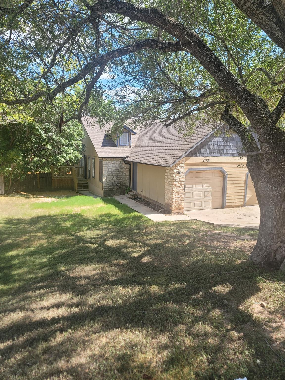 375 Fantail Loop #b Property Photo 2