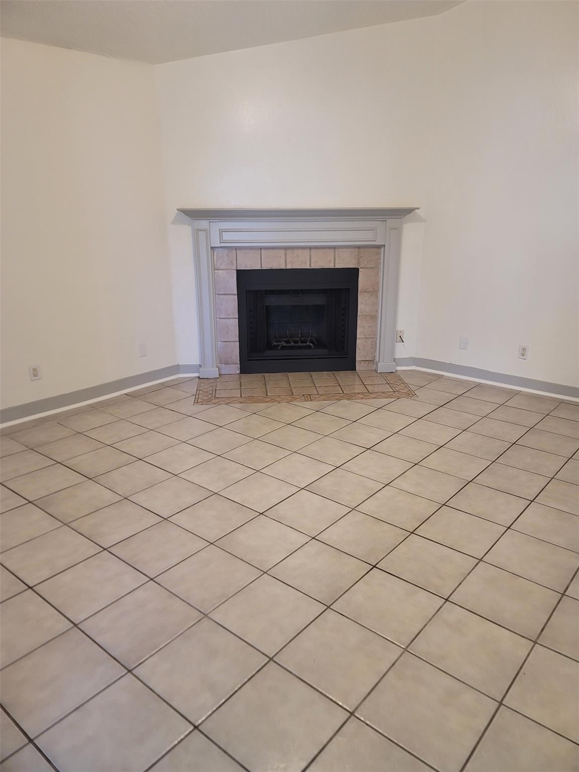 375 Fantail Loop #b Property Photo 4