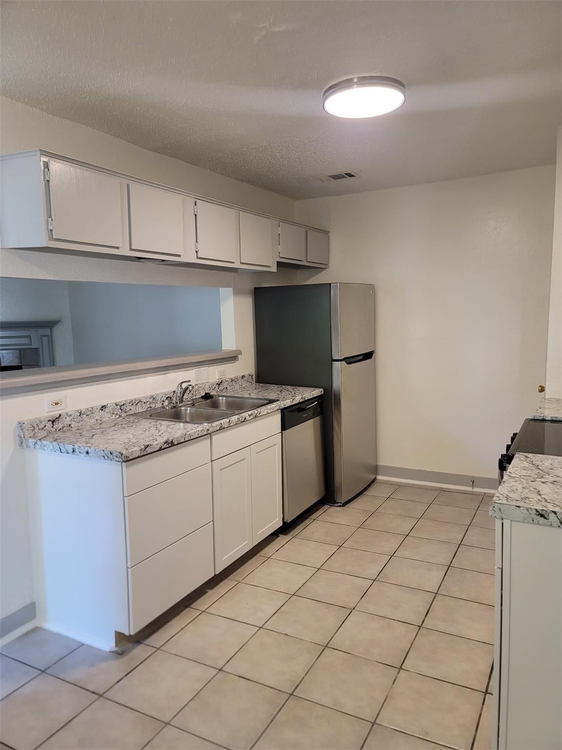 375 Fantail Loop #b Property Photo 5