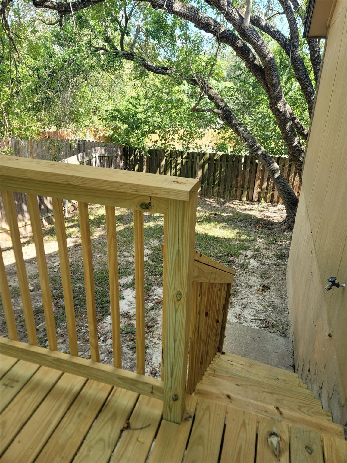 375 Fantail Loop #b Property Photo 6