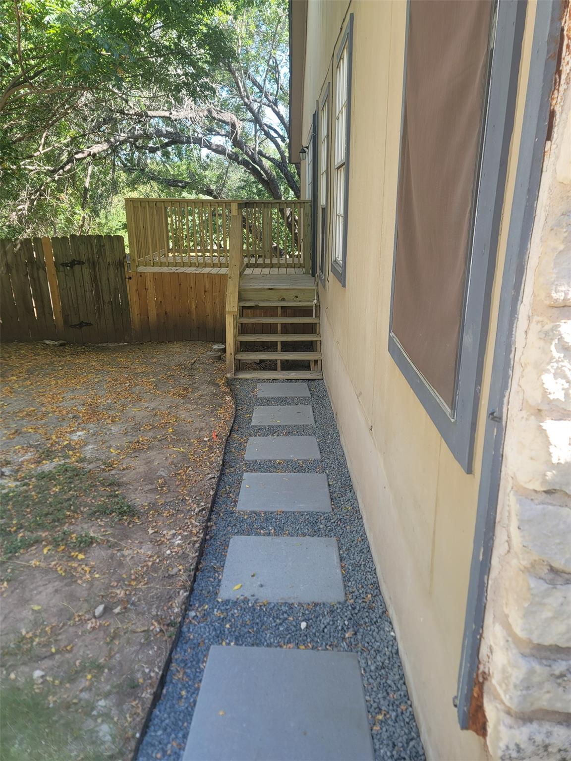 375 Fantail Loop #b Property Photo 9