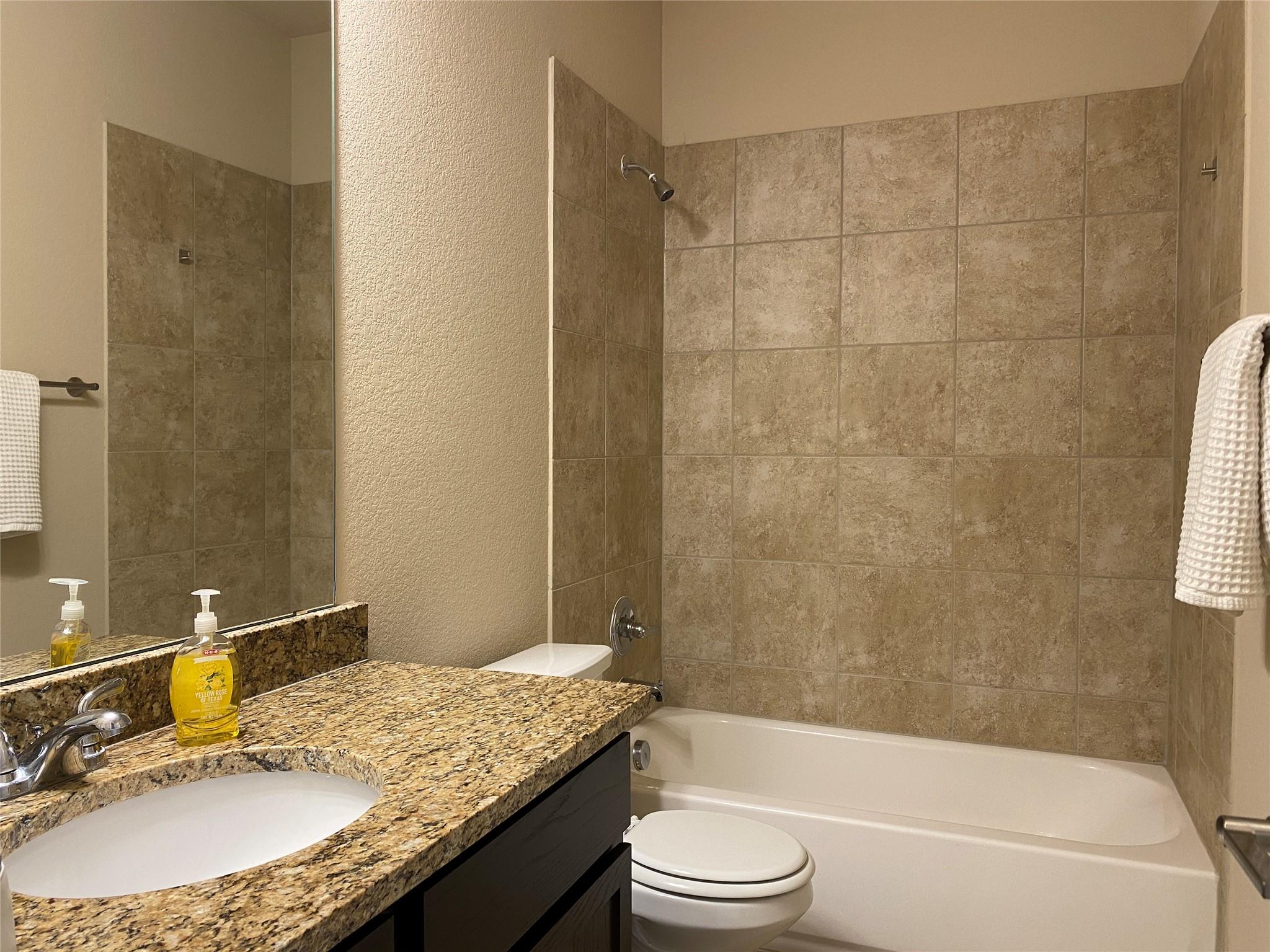 351 Madison Oaks Ave #3b Property Photo 8