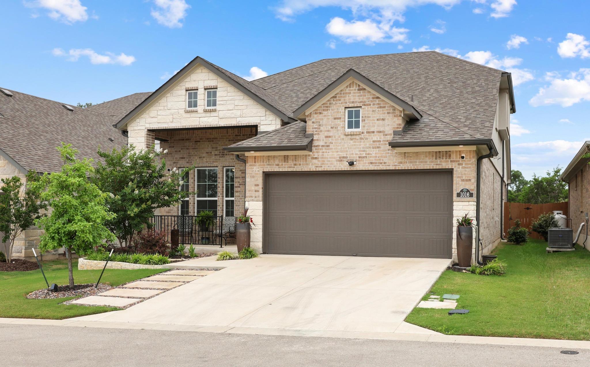 1016 Summer Gln Property Photo