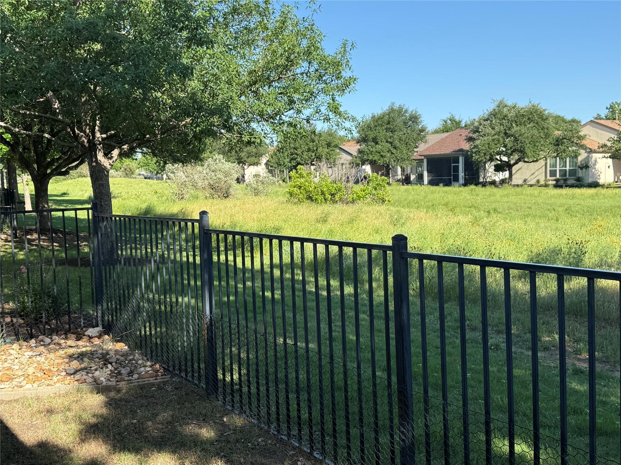 401 Bonham Loop Property Photo 2