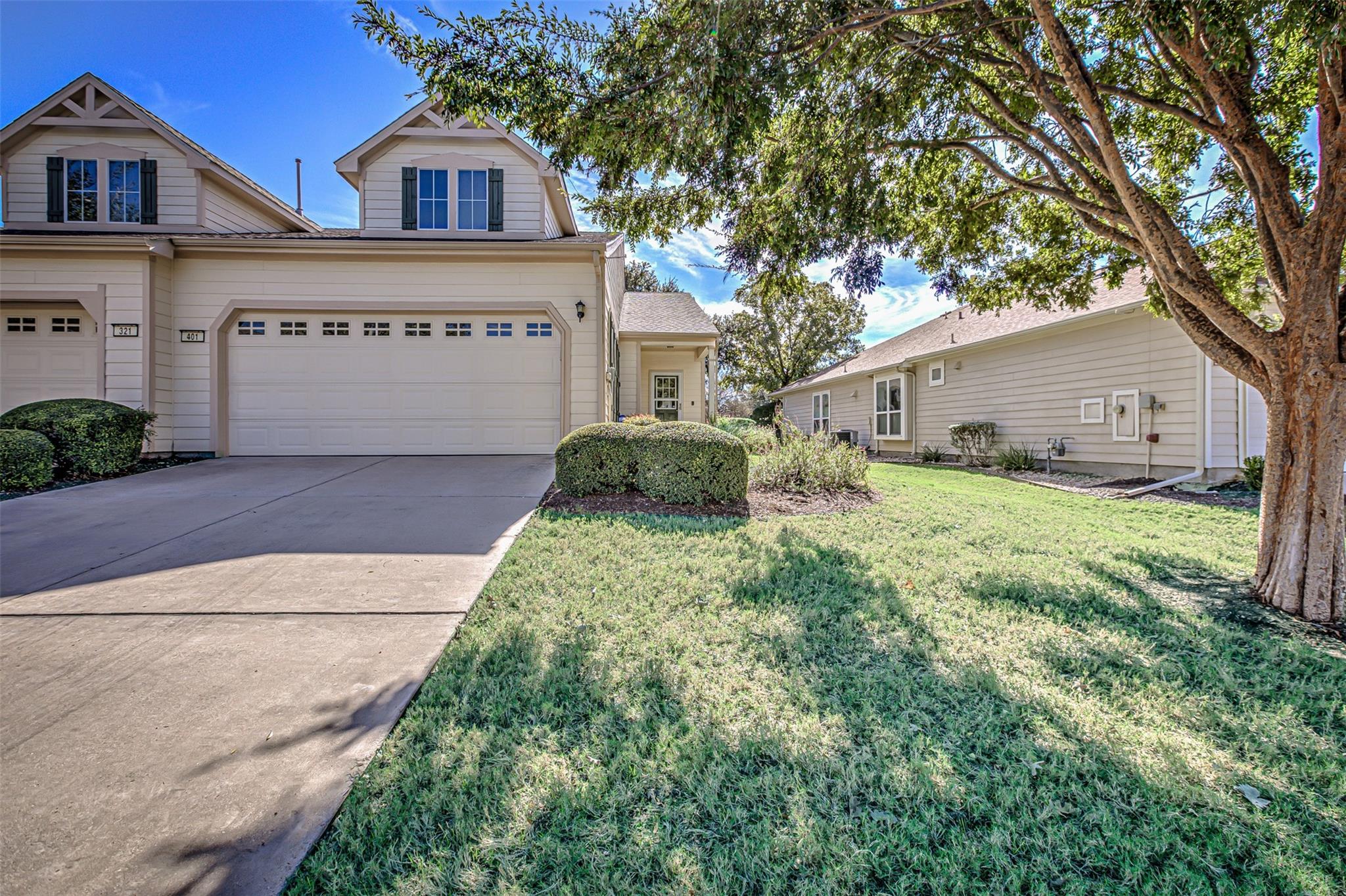 401 Bonham Loop Property Photo 3