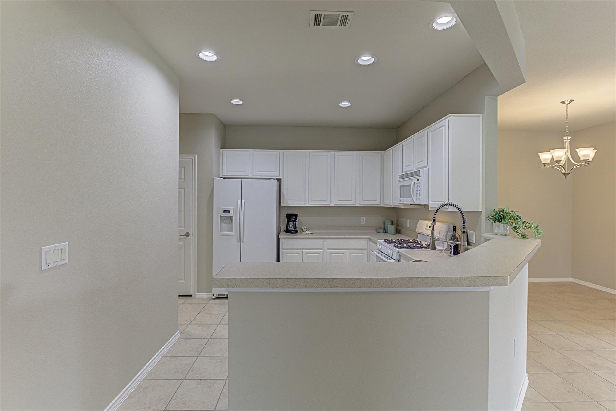 401 Bonham Loop Property Photo 12