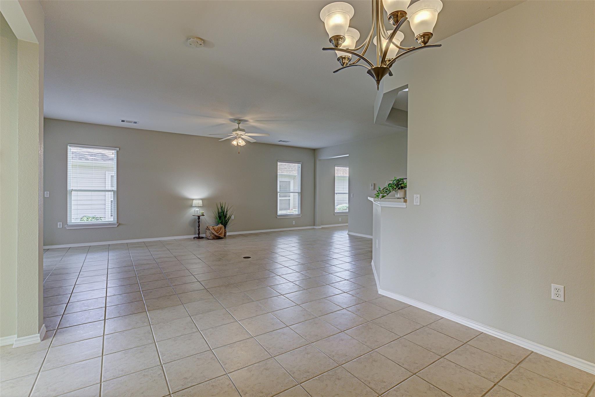 401 Bonham Loop Property Photo 20