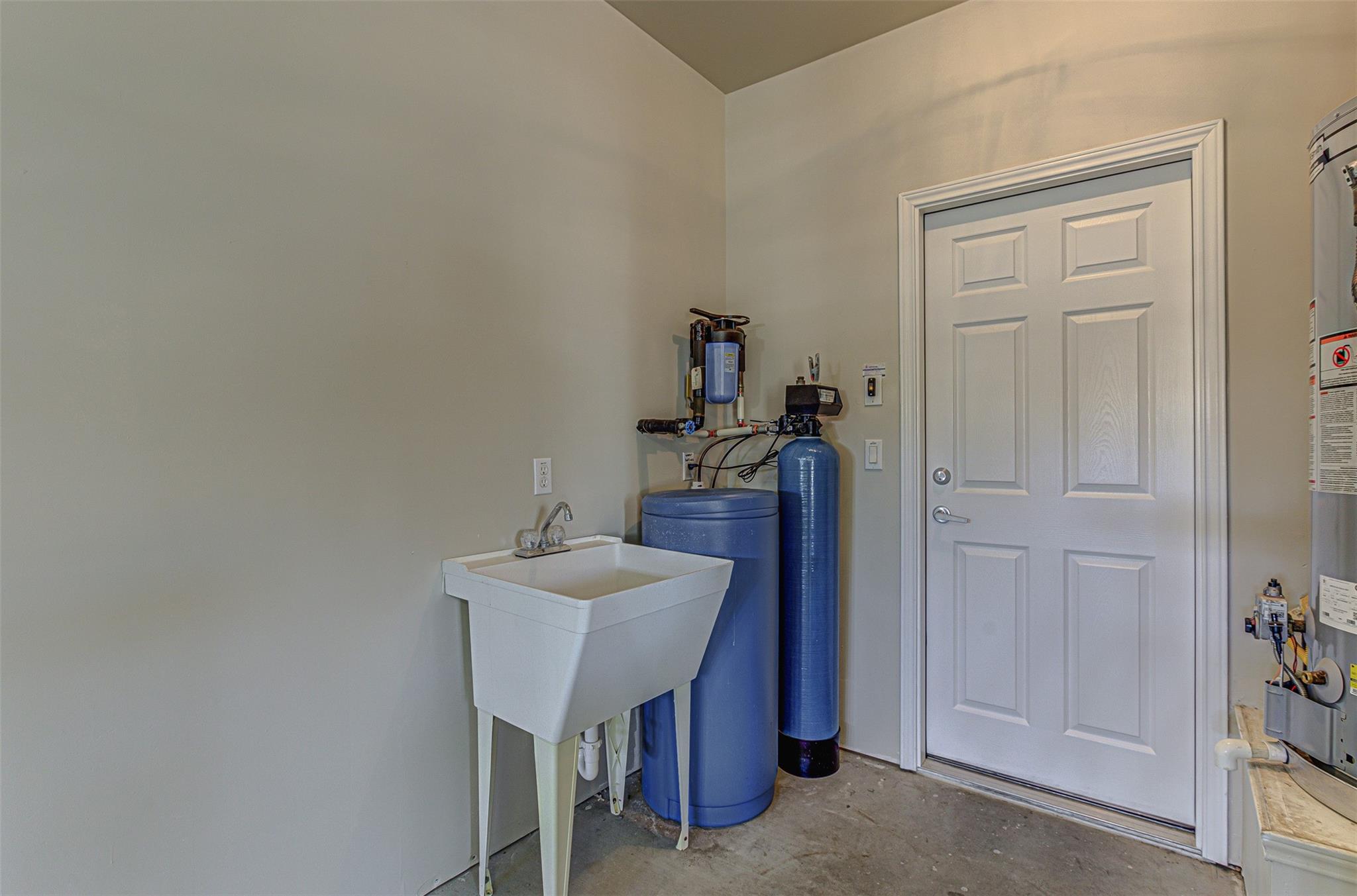 401 Bonham Loop Property Photo 34