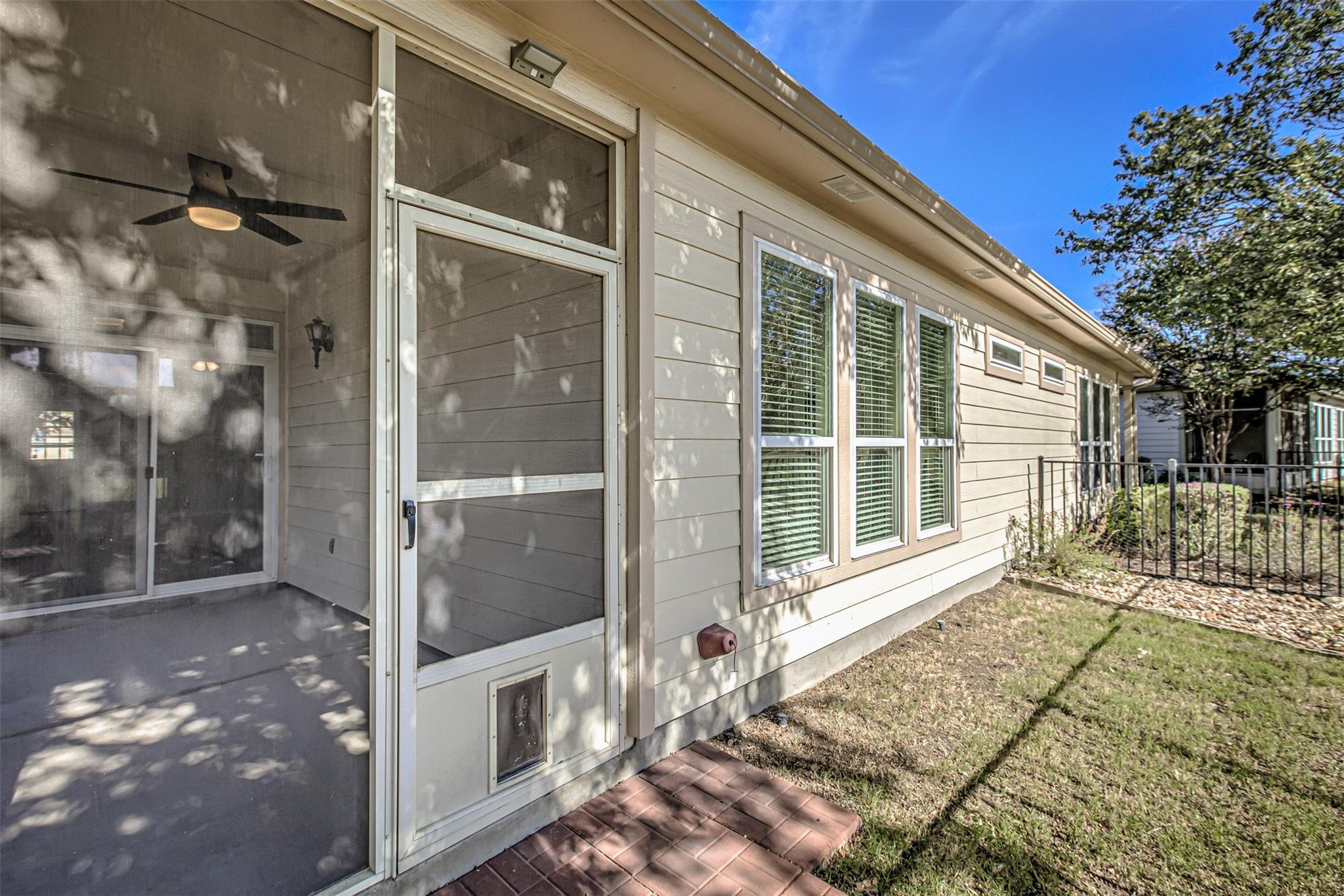 401 Bonham Loop Property Photo 36