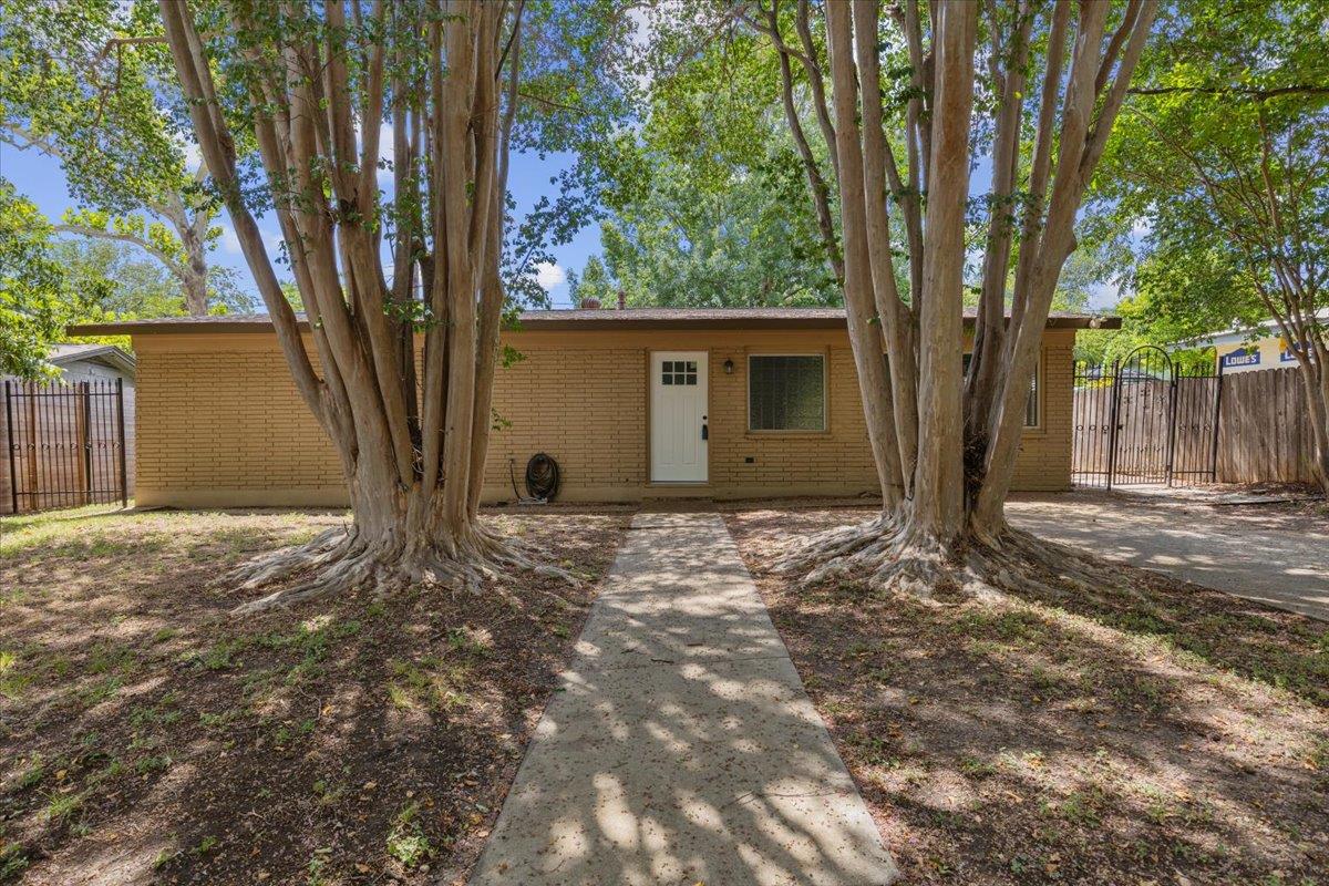 7604 Robalo Rd Property Photo 2