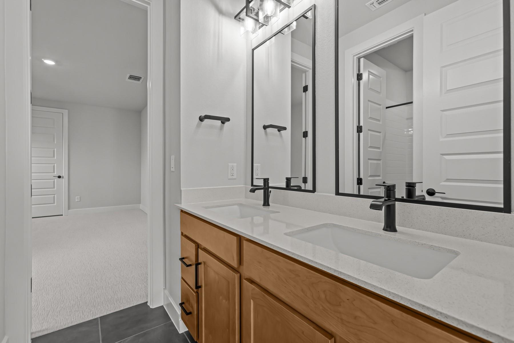 6512 Cowman Way Property Photo 7