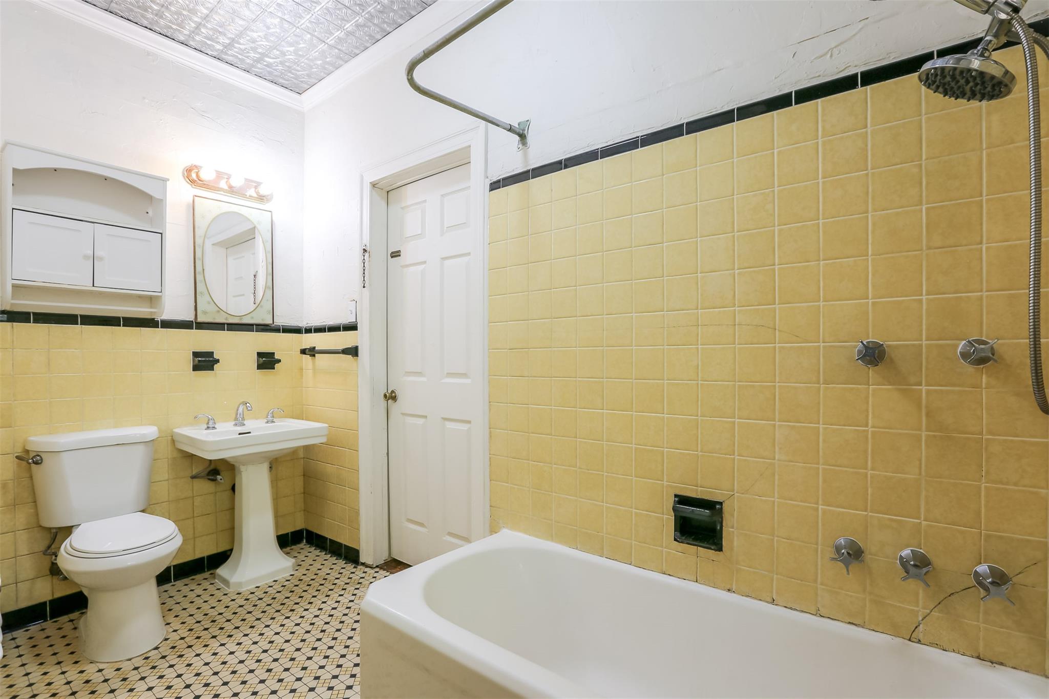 308 E 32nd St #a+b Property Photo 14