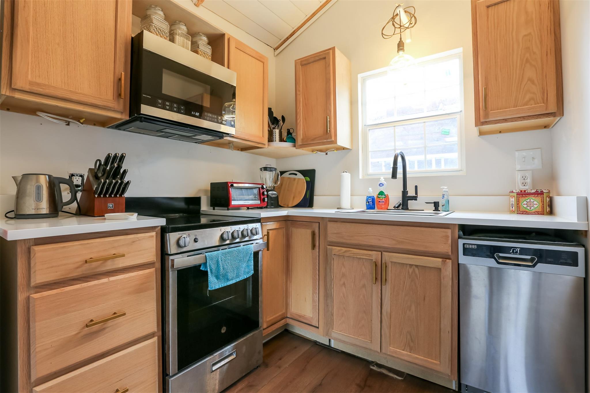 308 E 32nd St #a+b Property Photo 29