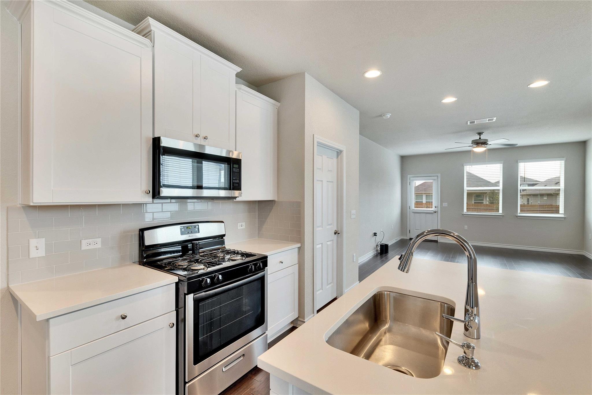 12121 Cimaizon Dr Property Photo 3
