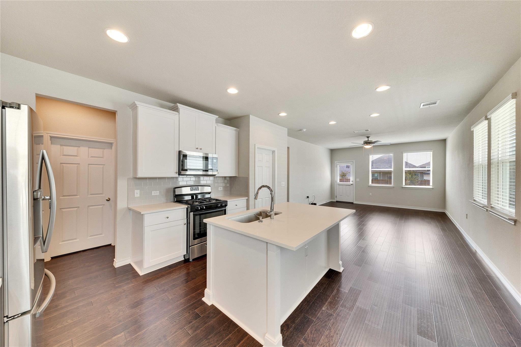 12121 Cimaizon Dr Property Photo 6
