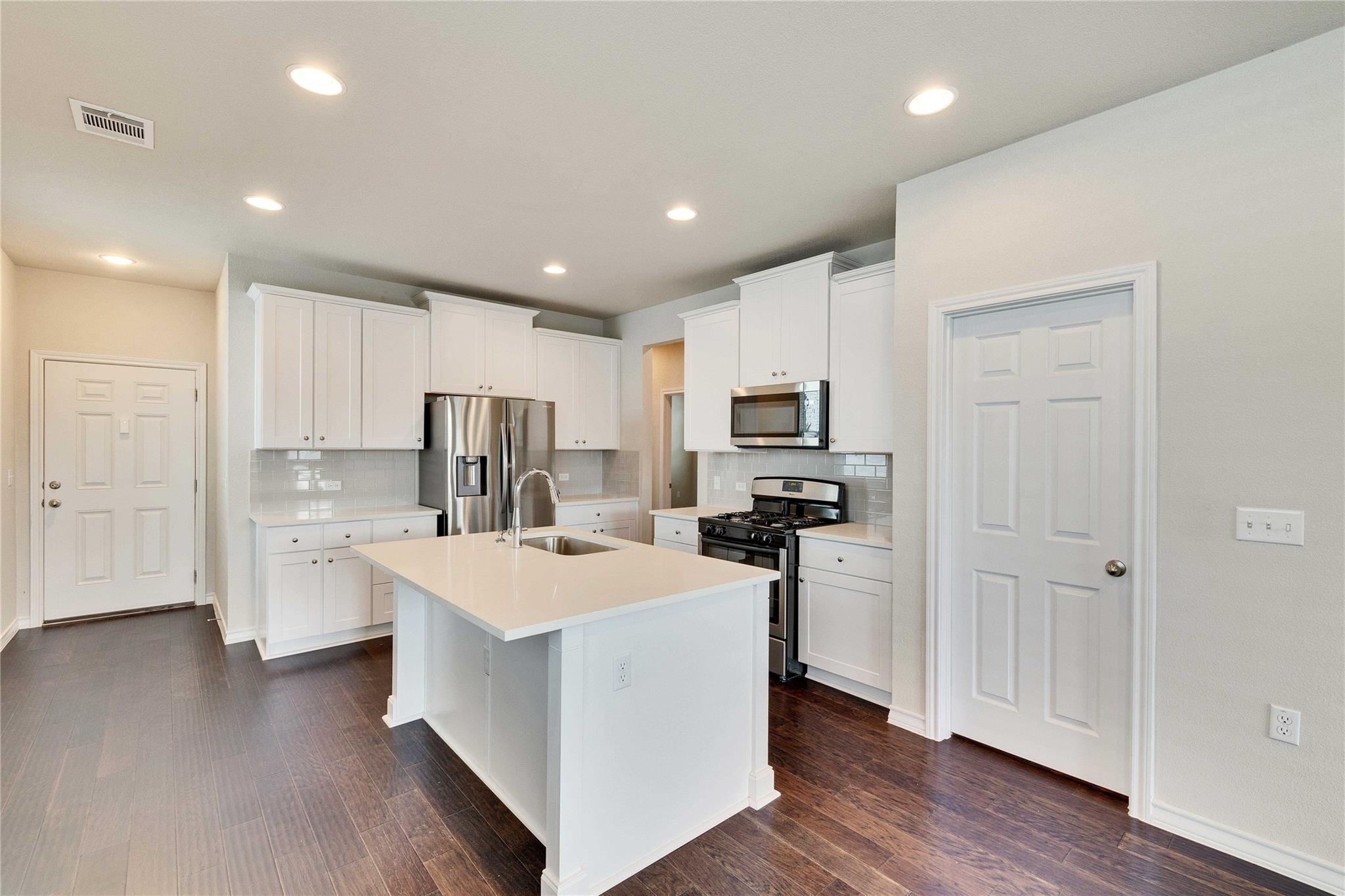 12121 Cimaizon Dr Property Photo 7